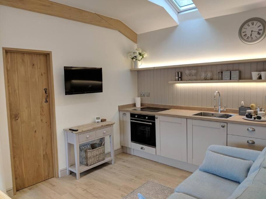 Barley - Cosy Stylish Apartment - Easy Access To Bath And Many Nearby Attractions Box  Extérieur photo